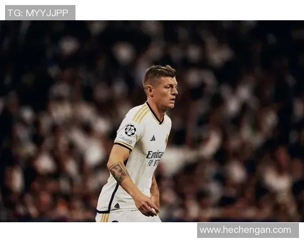 克罗斯:从天才少年到足球巨星的辉煌历程与传奇故事 克罗斯:从天才少年到足球巨星的辉煌历程与传奇故事