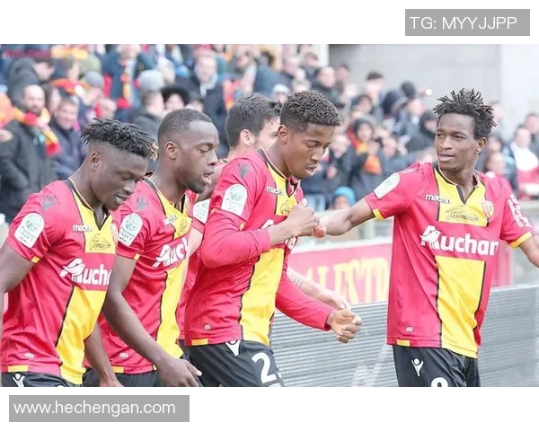 朗斯与尼奥尔历史交锋回顾及两队发展历程分析