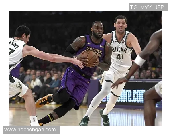 湖人队与雄鹿队激战正酣2009年12月16日经典对决回顾 湖人队与雄鹿队激战正酣2009年12月16日经典对决回顾