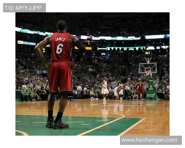 热火与凯尔特人球迷激情对决球场内外的热烈氛围与情感碰撞 热火与凯尔特人球迷激情对决球场内外的热烈氛围与情感碰撞